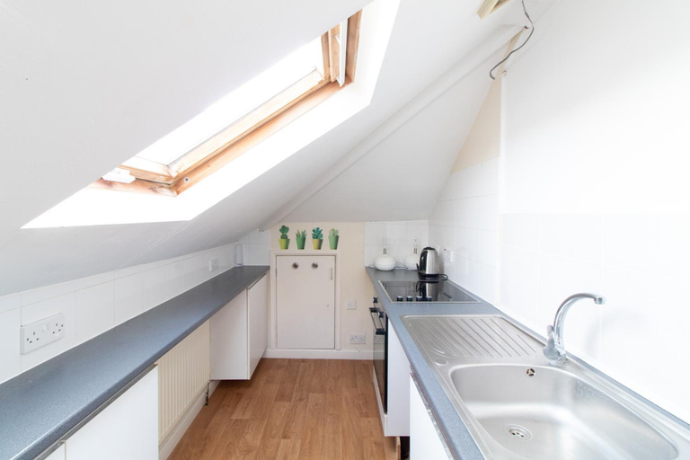 Others 5, Thornbury Guest House Room 8, Southampton