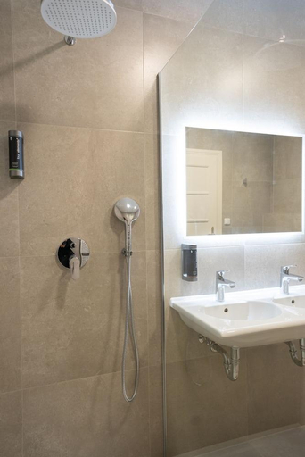 Bathroom 3, St. Havel Residence, Praha 1