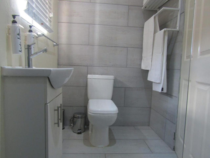 Bathroom 4, Lethabong Boutique Guesthouse, City of Johannesburg