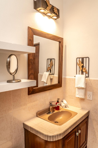 Bathroom 5, 5 Frogs Hotel Bucerias, Compostela