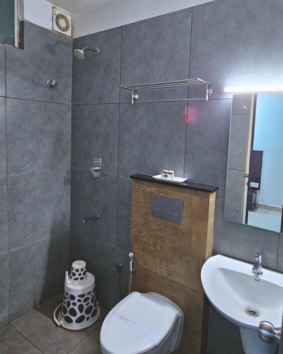 Bathroom 5, Orion Residency, Chennai