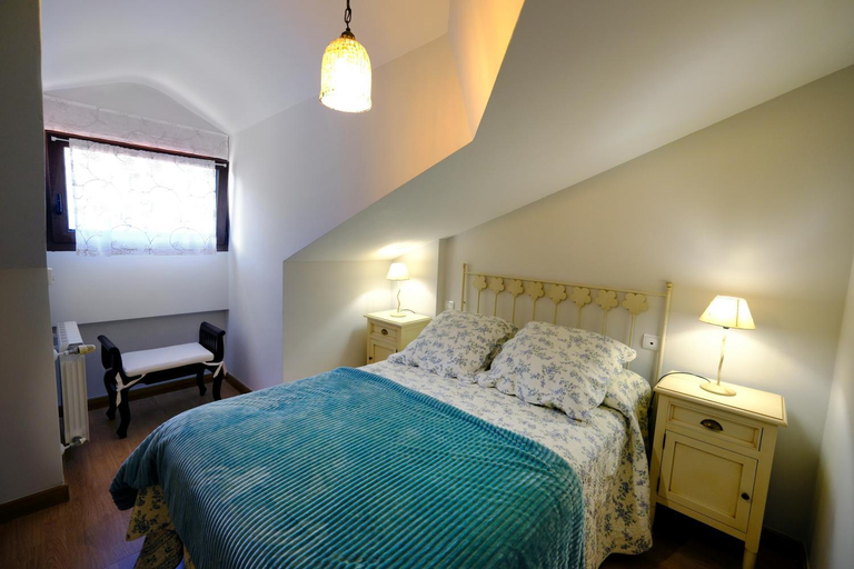 Bedroom 3, Duplex en Comillas. Urb Balcon del Cantabrico, Cantabria