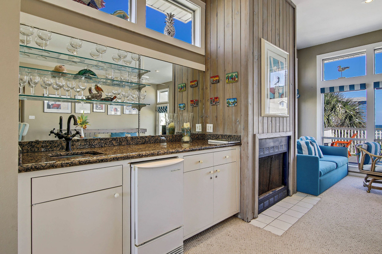 Food & Drinks 4, Indian Summer by Ryson Vacation Rentals, Galveston