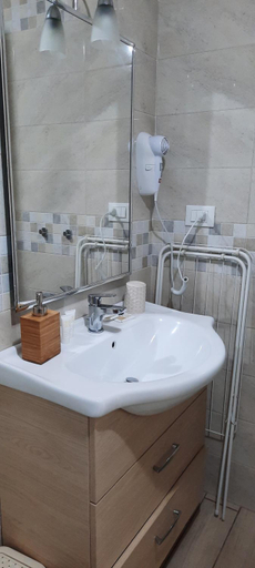 Bathroom 3, Il Canto delle Sirene, Foggia