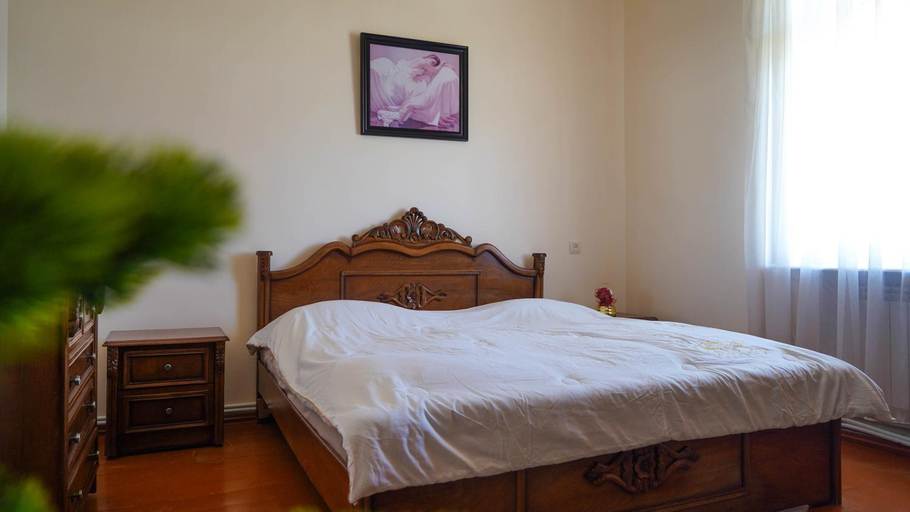Bedroom 4, Abrahamyans Guesthouse