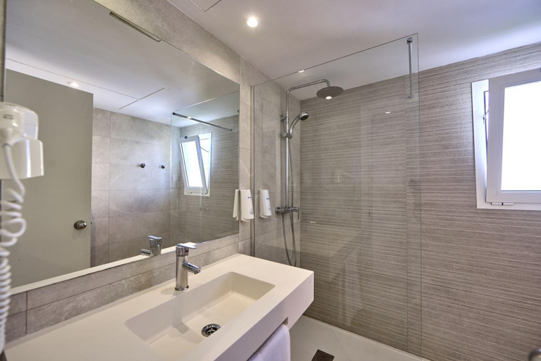 Bathroom 5, Seaclub Mediterranean Resort, Baleares