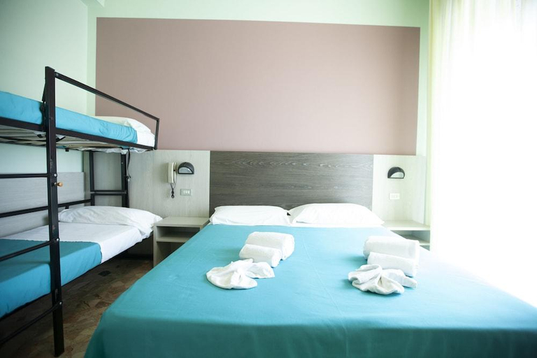 Bedroom 3, Hotel Mirage, Rimini
