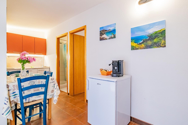 Others 4, Villa Bouganville, Livorno
