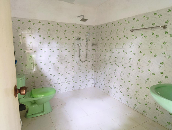 Bathroom, The Green Light House, Akmeemana