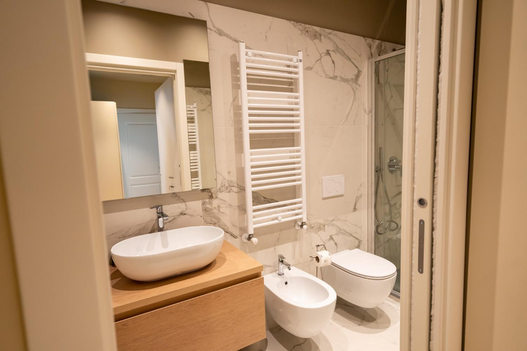 Bathroom 3, Heart Milan Apartments Duomo Missori, Milano