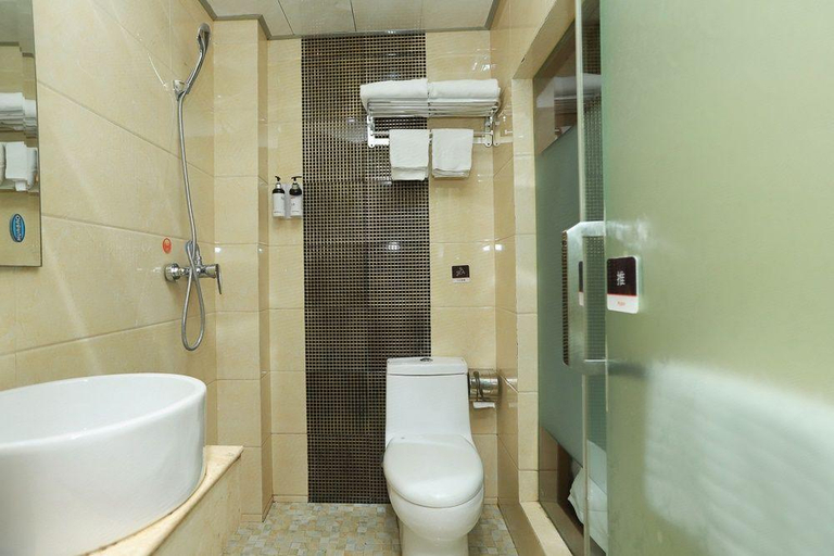 Bathroom 3, Jun Hotel Guizhou Guiyang Yunyan District Bageyan Road, Guiyang