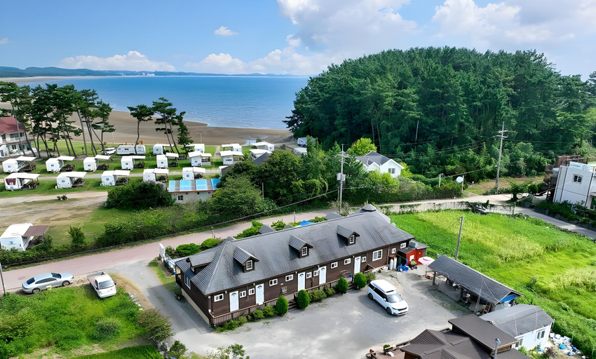 Others 1, Mongsanpo Dream House, Taean