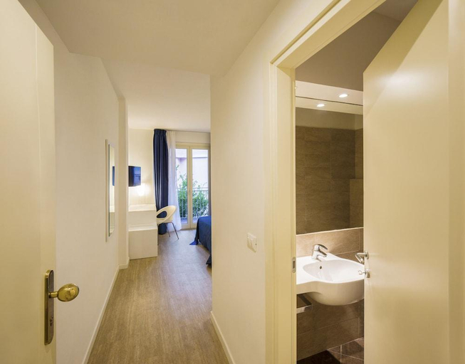 Bathroom 5, TH Lacona, Livorno