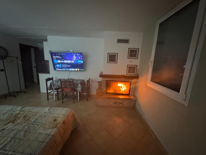 Others 3, Private room with independent entrance, Monza and Brianza