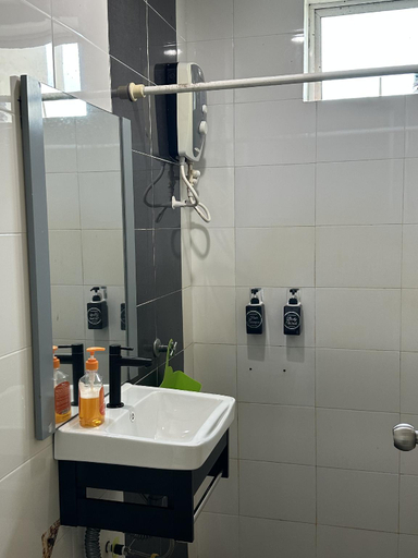 Bathroom 3, De Viana Apartment Homestay , Kota Bharu