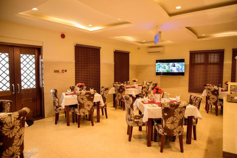 Food & Drinks, World Lilies Hotel & Events Place, Ido