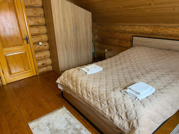 Bedroom 3, Смерековии двір, Svaliavs'kyi