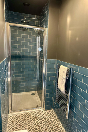 Bathroom 2, The Quarters, Northamptonshire