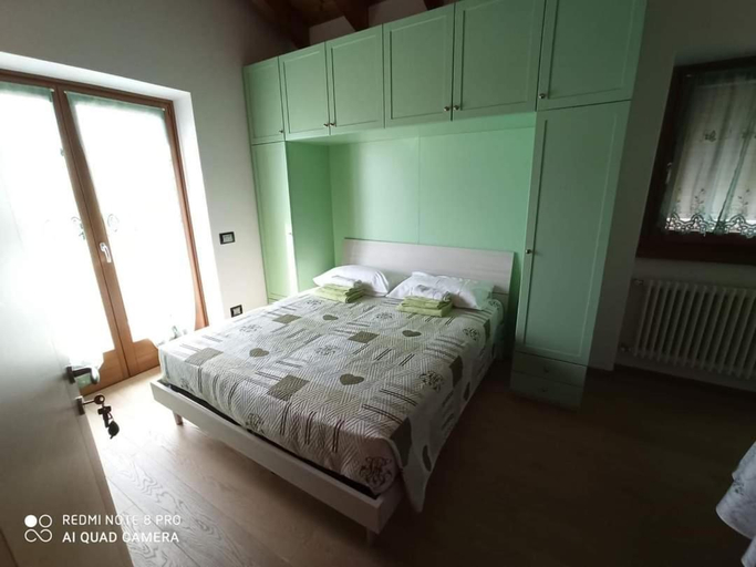 Bedroom 2, Bed & Breakfast Chiara, Trento