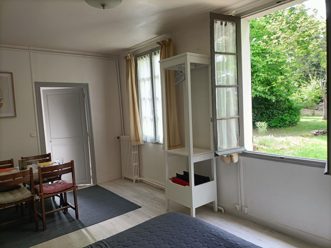 Others 5, VILLA ESPERANZA Suite de plain-pied, independante, 1 a 4 personnes a 200 m du chateau de Valencay pr, Indre