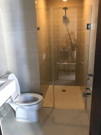 Bathroom 5, 101 Newport Blvd, Pasay City