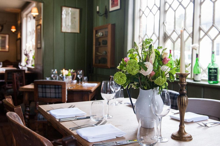 Food & Drinks 4, The Peat Spade Inn, Hampshire