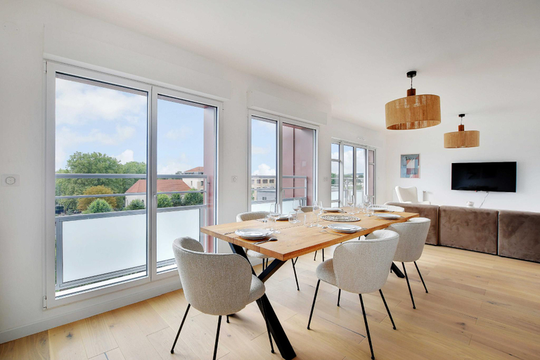 Others 2, Chic Duplex with Rooftop -3BD-6P- Nogent-sur-Marne, Val-de-Marne