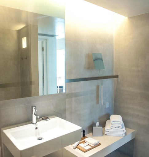 Bathroom 5, Brasil Suites Hotel, Attica