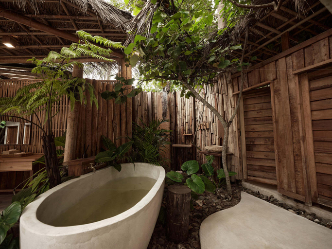 Bathroom 3, The Survival by Seudam, K. Ko Kut