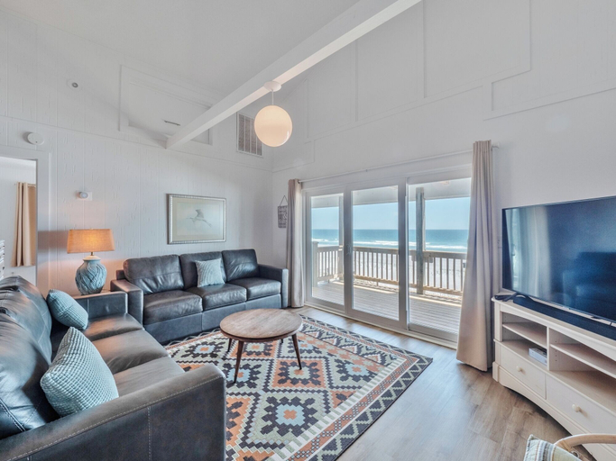 Others 4, Walking on Sunshine by Topsail Realty, Pender