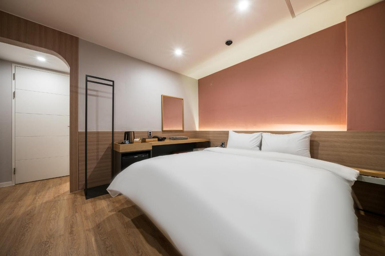 Bedroom 3, Geoje Highend Hotel, Geoje