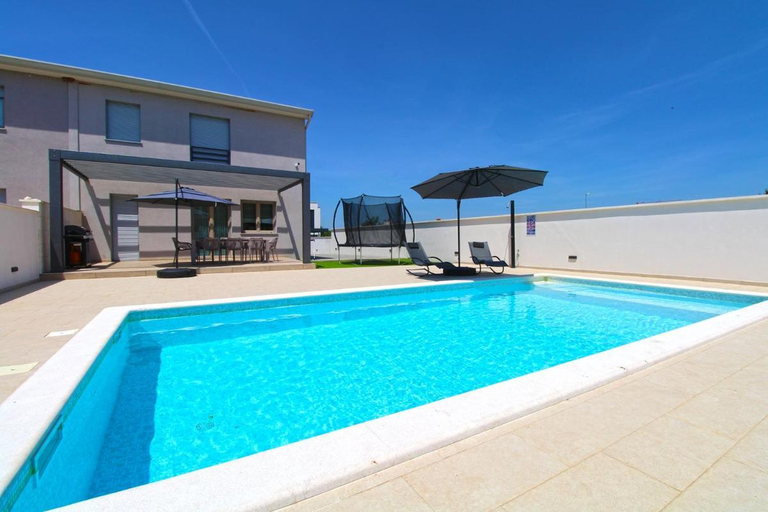 Sport & Beauty 5, Elegant Villa With Private Pool in Bale, Bale
