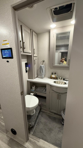 Bathroom 2, Private Cozy R/V , for your enjoyment, Miami-Dade