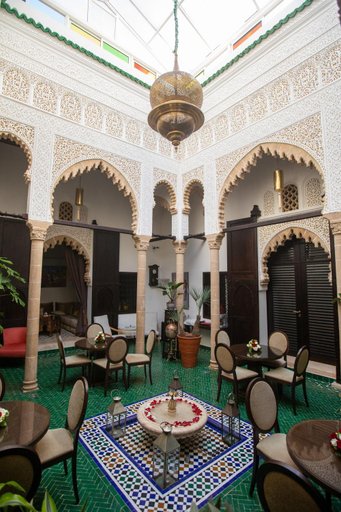 Food & Drinks 4, Dar Lalzohra, Rabat
