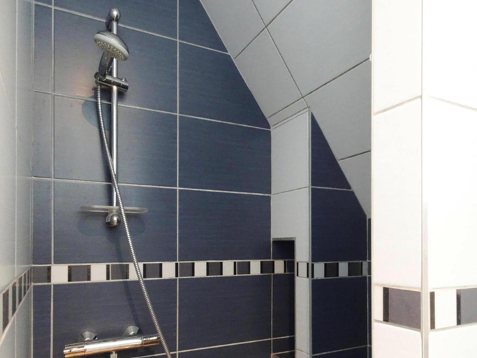 Bathroom 3, Stone House in Brittany near Sandy Beaches, Côtes-d'Armor