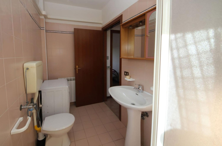 Bathroom 3, Apartment 150m from the beach and city centre, Rovigo
