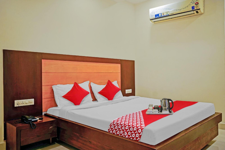 Bedroom 2, Hotel Swapna, Krishna