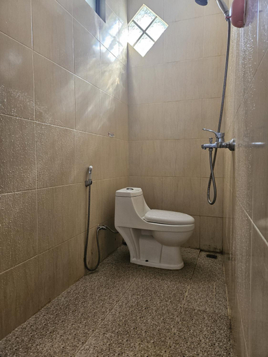 Bathroom 2, Flamboyan House, Padang