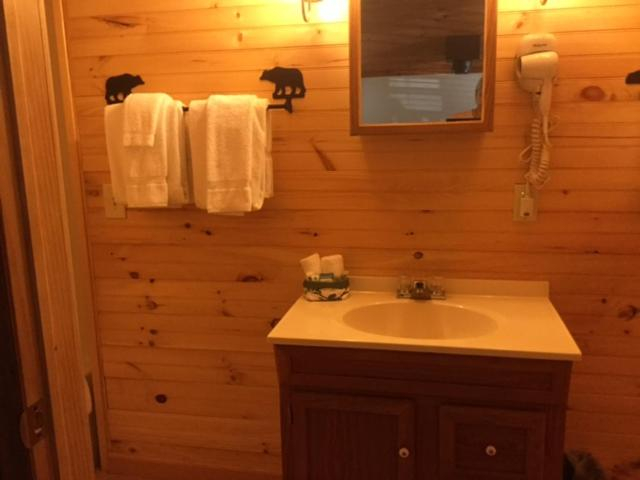 Bathroom 3, Blueberry Hill Motel, Hamilton