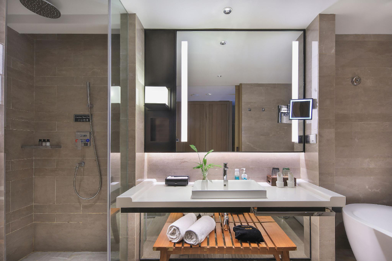 Bathroom 5, Yangshuo Yitian West Street Hotel, Guilin