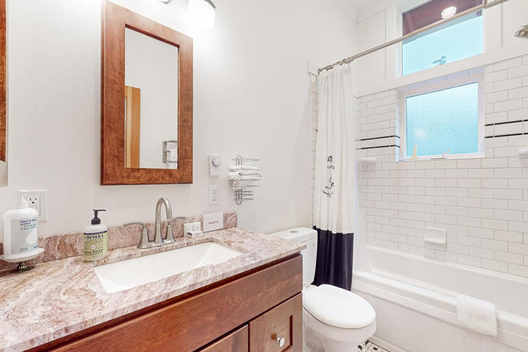Bathroom, Saratoga Passage Bungalow, Island