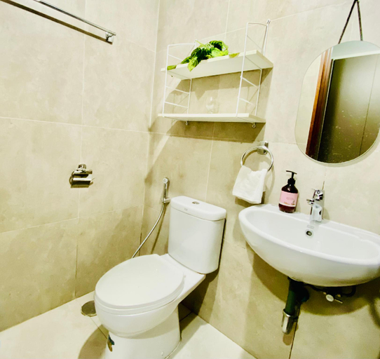 Bathroom 4, Royal Suites 1BR - Pollux Habibie Apartment, Batam