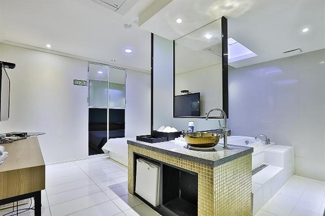 Bathroom, Bucheon Hotel I, Bucheon