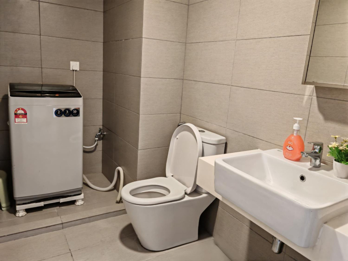Bathroom 3, Urban Loft MRT Convenience KLCC Nearby in EKO CHERAS, Kuala Lumpur