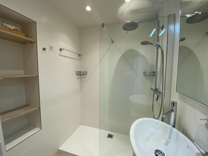 Bathroom, Apartment in Nieuwpoort with Views, West-Vlaanderen