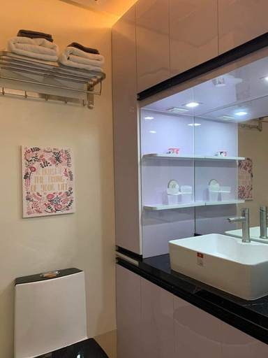 Bathroom 4, OYO 91243 Bina Syariah Guest House, Cirebon
