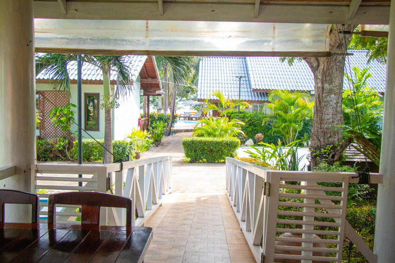 Public Area 3, Rocky Point Resort, Thap Sakae