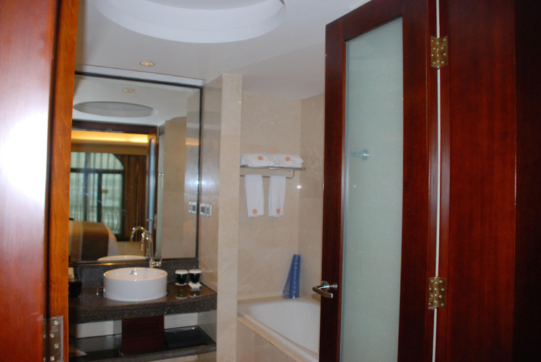 Bathroom 2, Centenio Kingdom Hotel, Foshan