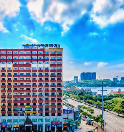 Exterior & Views