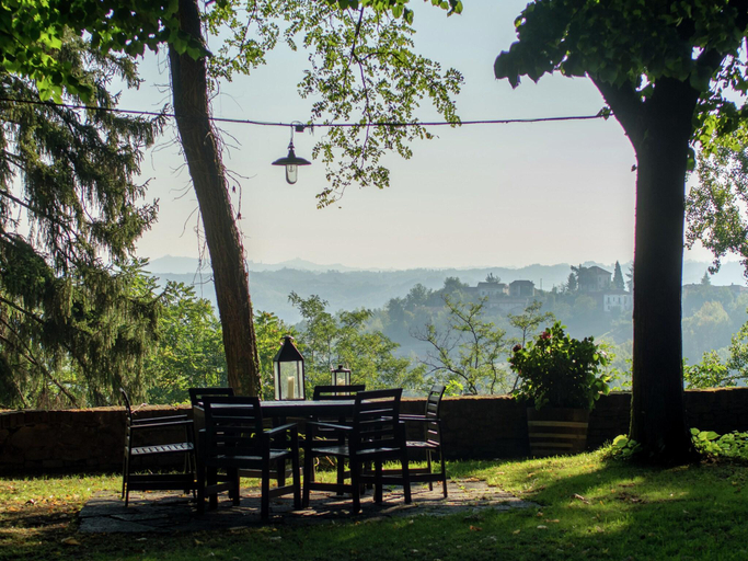 3, Guest House in Monferrato With Castle Views, Alessandria